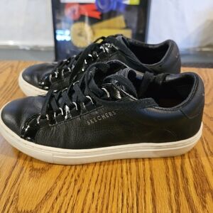 Skechers Womens 6.5 Black Sneakers with White Sole